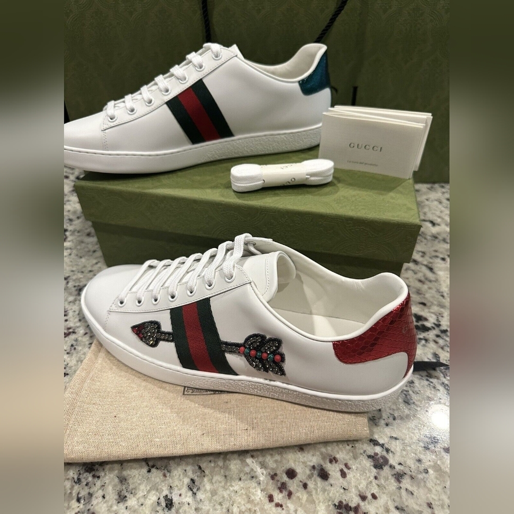 Gucci White Sneakers with Green and Red Stripes - Picture 2 of 12